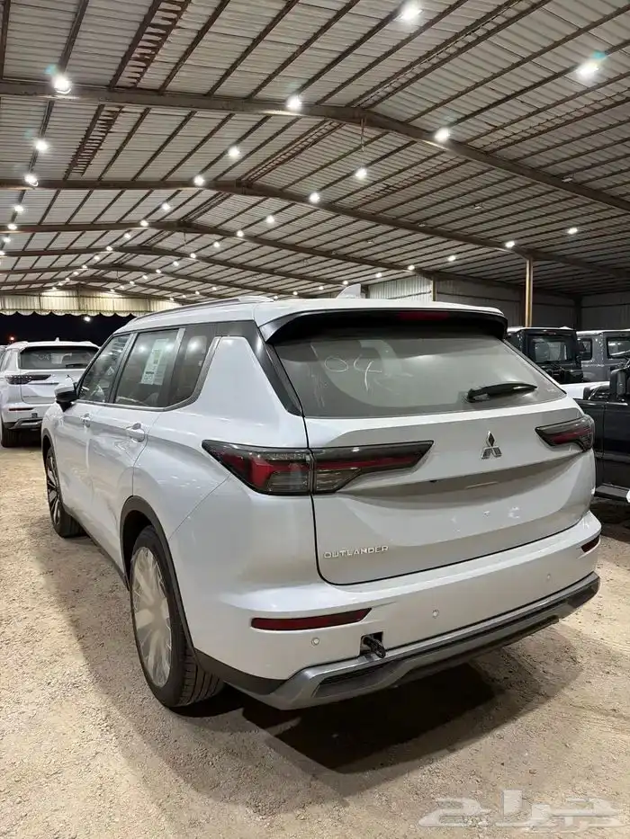 ميتسوبيشي اوتلاندر 2026 نص فل بلس ب 119900 عرض خاص شكل جديد 17