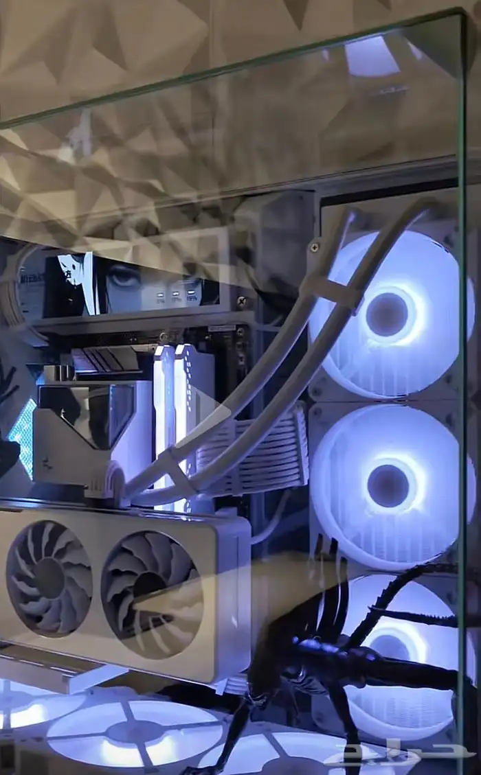 شاشه صغيره بحجم 8.8 انش 11