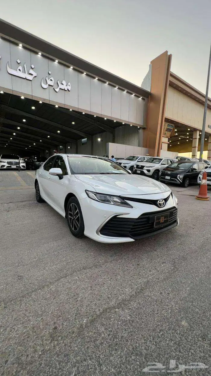تويوتا كامري موديل 2023- معرض خلف للسيارات 3