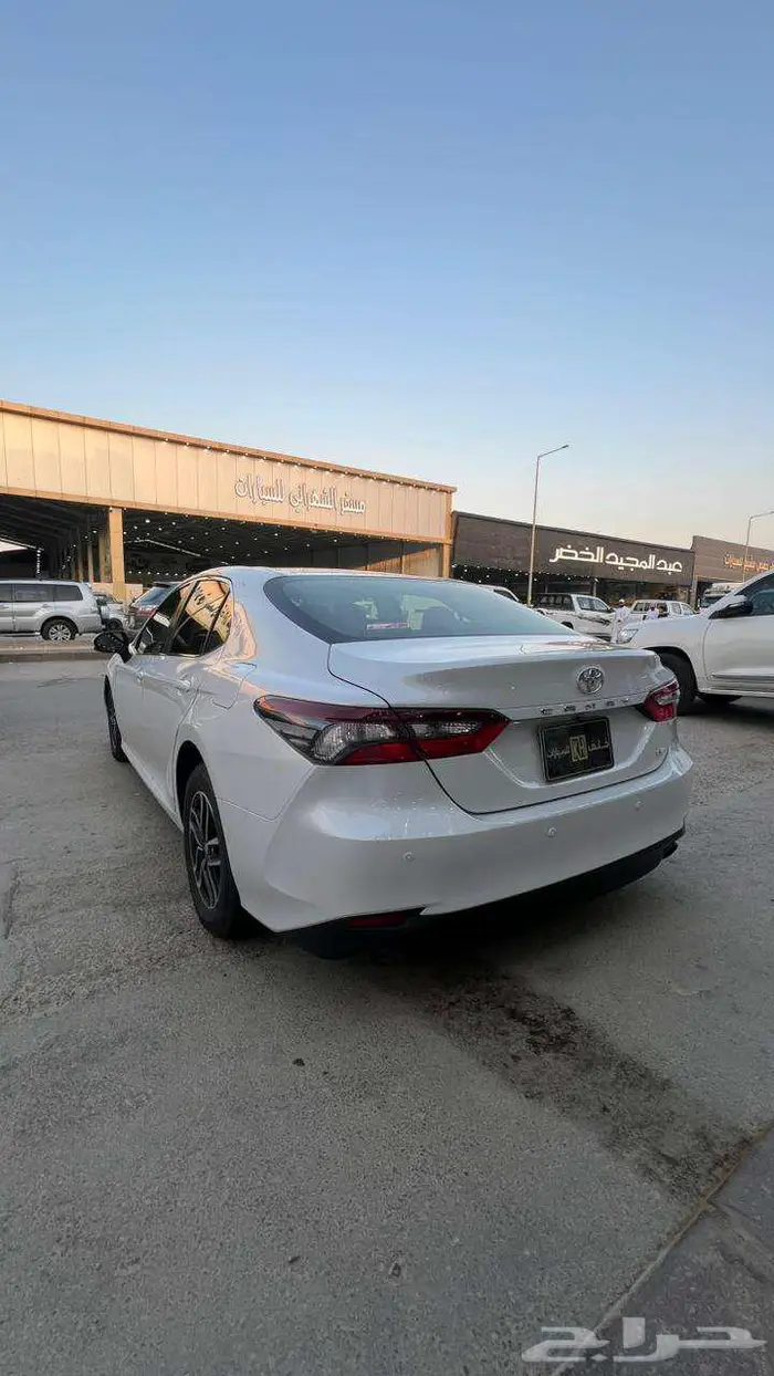 تويوتا كامري موديل 2023- معرض خلف للسيارات 4
