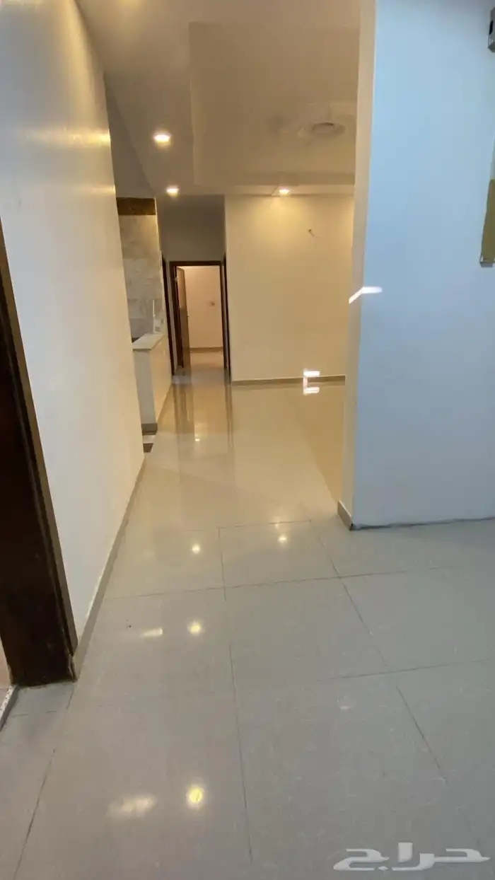 شقه للايجار 3 غرف وسطح 2 دورات مياه وصاله ومطبخ مخطط الوسام 1