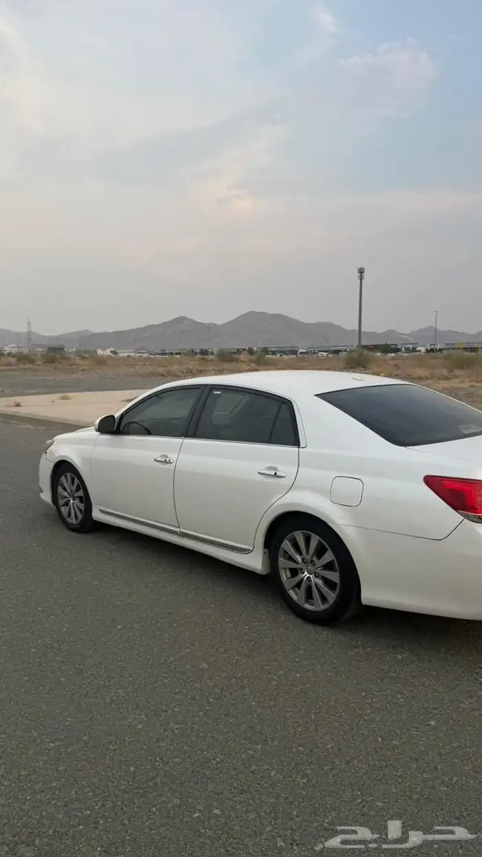 سياره افالون موديل 2012 3