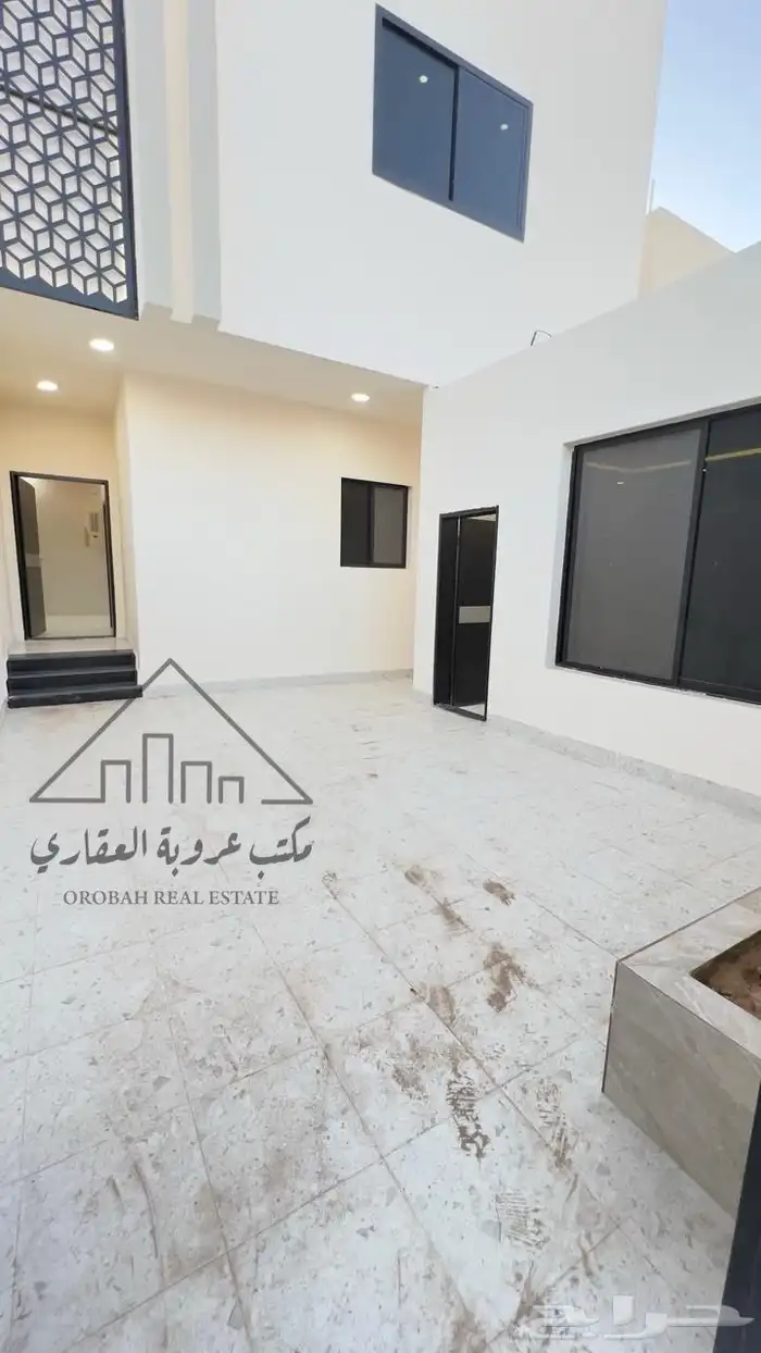 للبيع فيلا روف ارضي مشب حي المصيف 3 تبوك 1