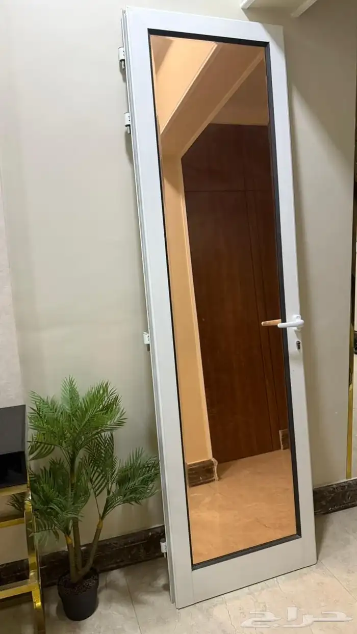 باب المنيوم شبه جديد 0