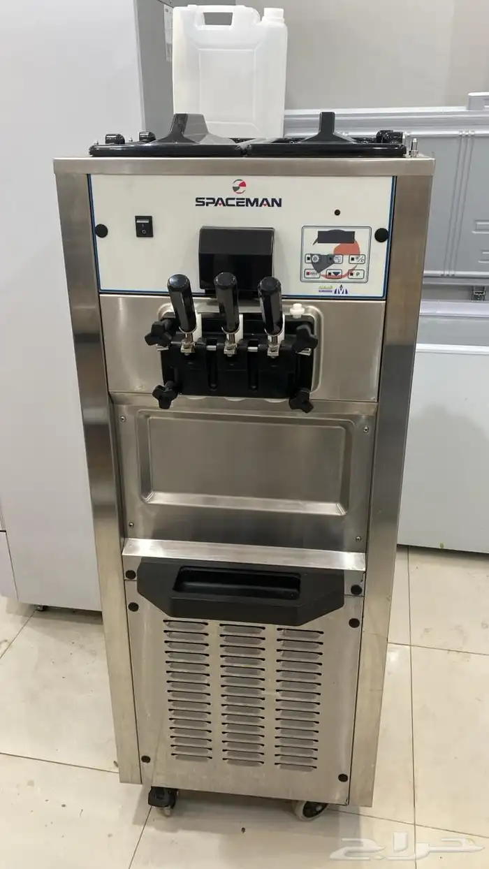 محل عصيرات للتقبيل لعدم وجود عمالة 13