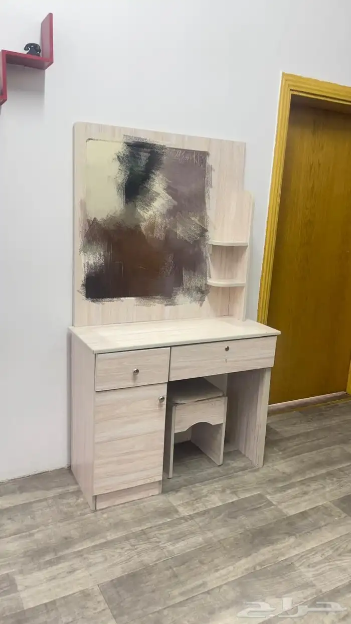 تسريحه شبه نظيفه الدرج الكبير يحتاج تصليح بسيط فقط 0