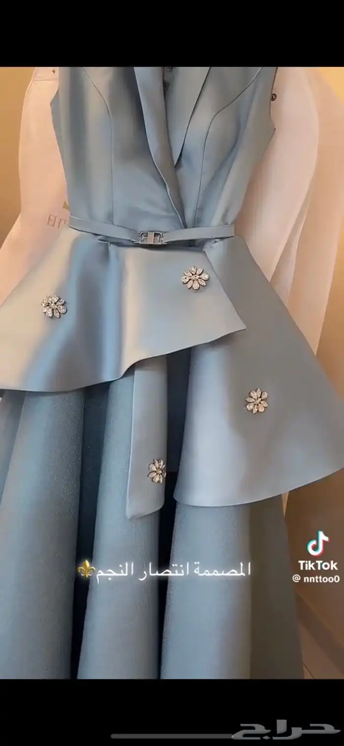 فستان من المصممة انتصار النجم عدد الاستخدام مره وحده فقط 0