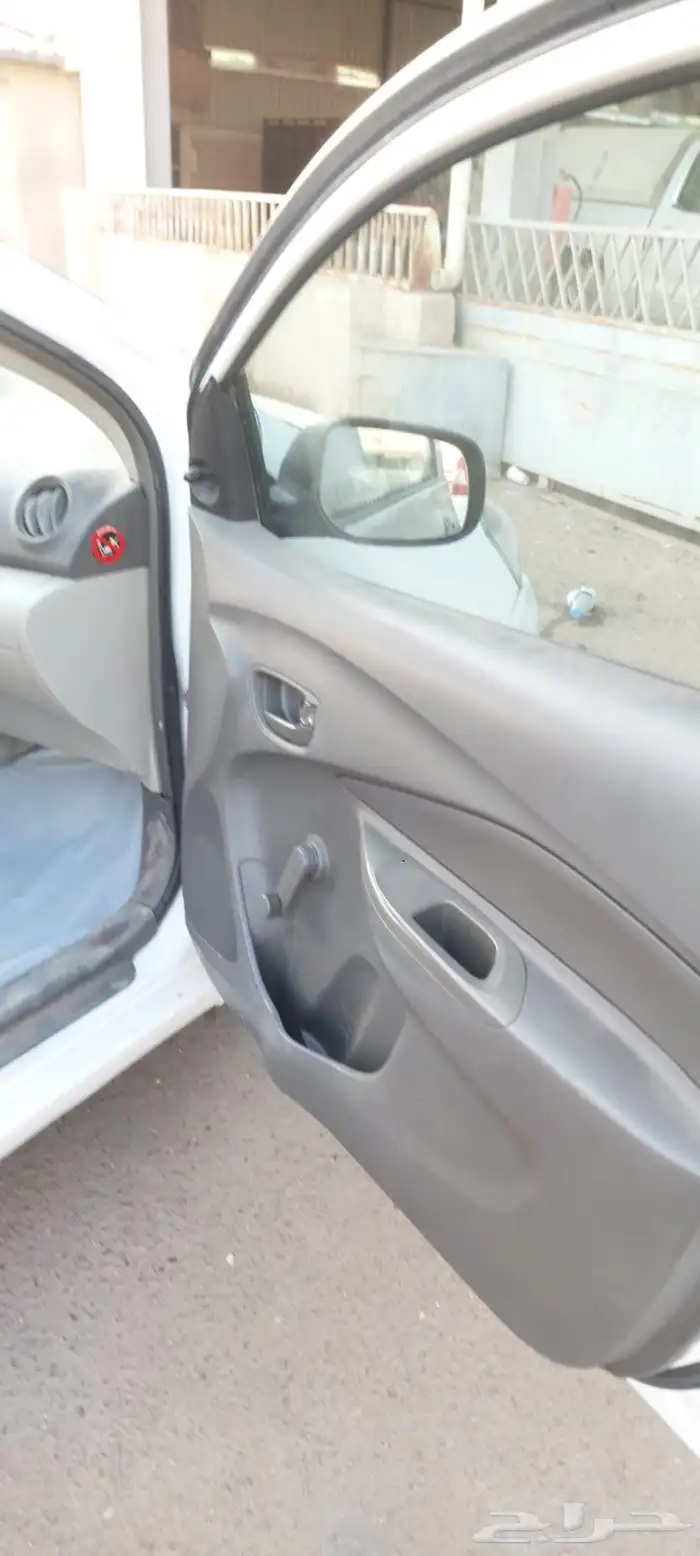 يارس2009ابيض اتماتيك 16