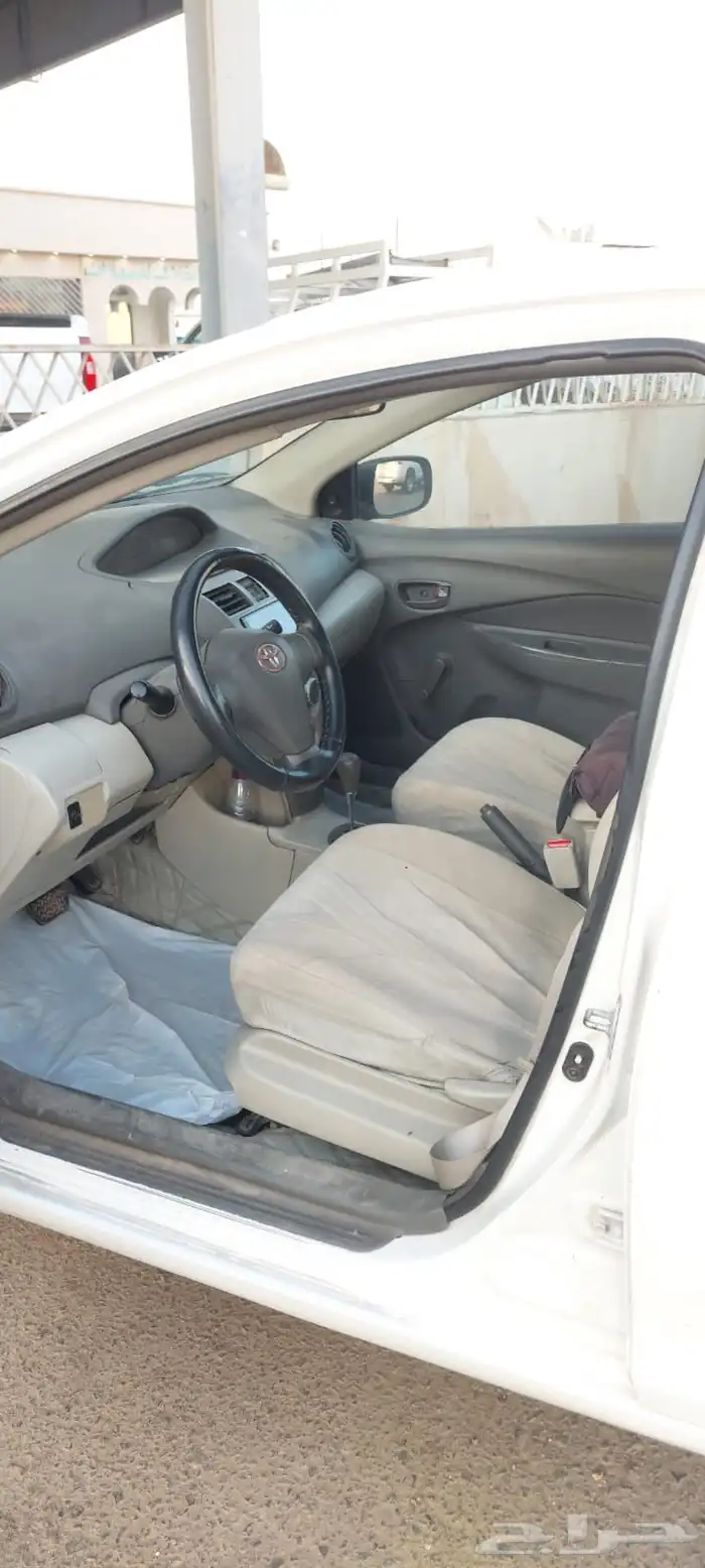 يارس2009ابيض اتماتيك 0