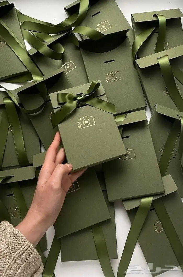 الكروت الشخصية (Business Cards) البروشورات (Brochures) الف 8