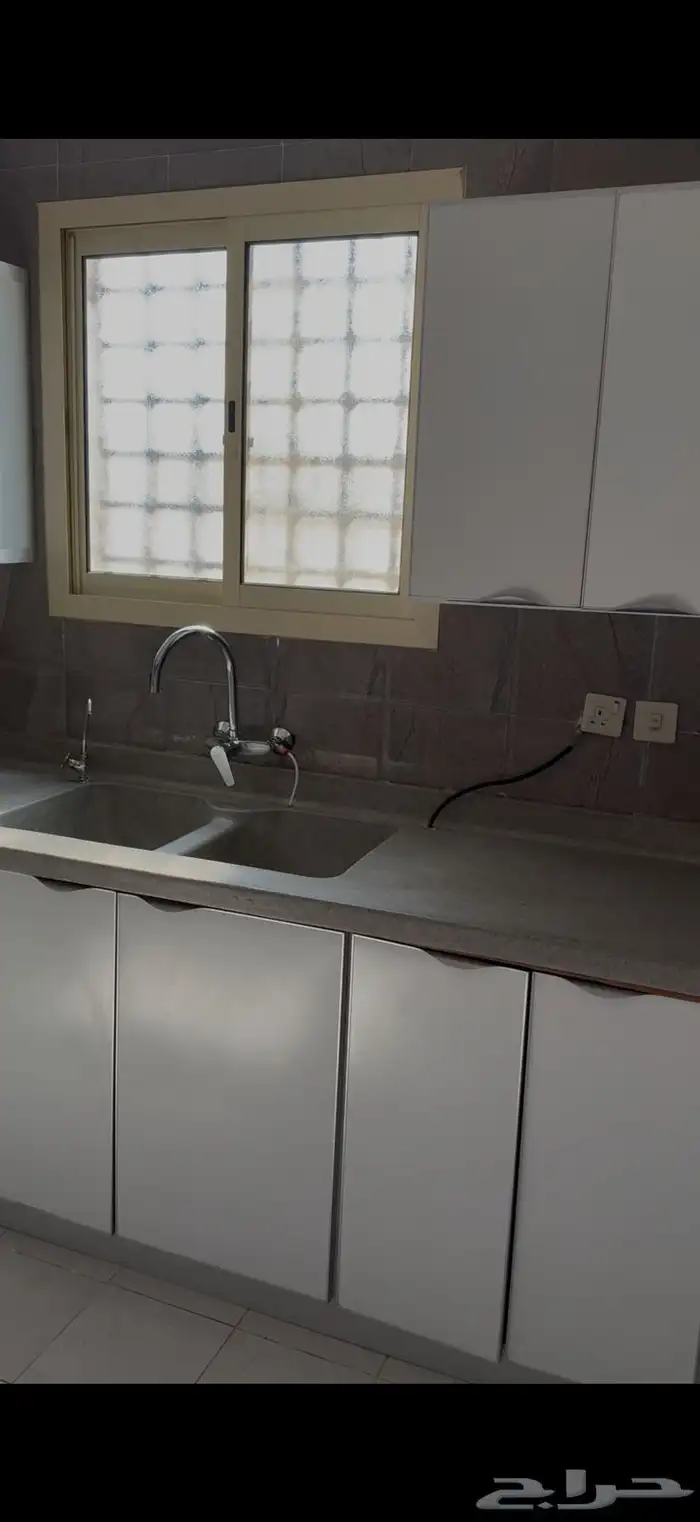 دولاب جاهز ونظيف جدا للبيع بسعر ممتاز 1