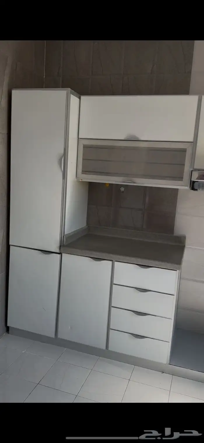 دولاب جاهز ونظيف جدا للبيع بسعر ممتاز 2