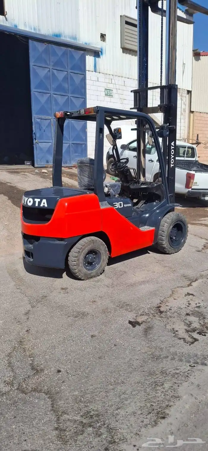 السلام عليك البيع رافعه شوكيه مديل 2012 ديزل حركات 3طن 1