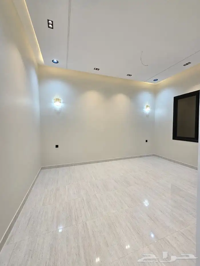 للبيع دور أرضي في عماره دورين 6غرفVIPحوش وبايكه خلف الألماني 17