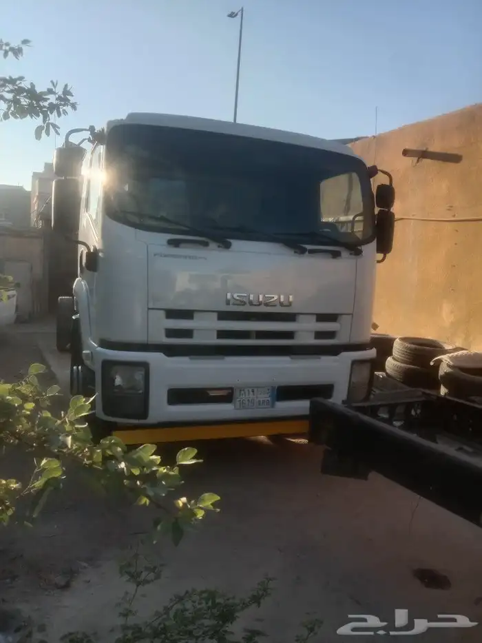 لوري ايسوزو 18 طن FVRموديل 2019 ممشى 197 ألف 1
