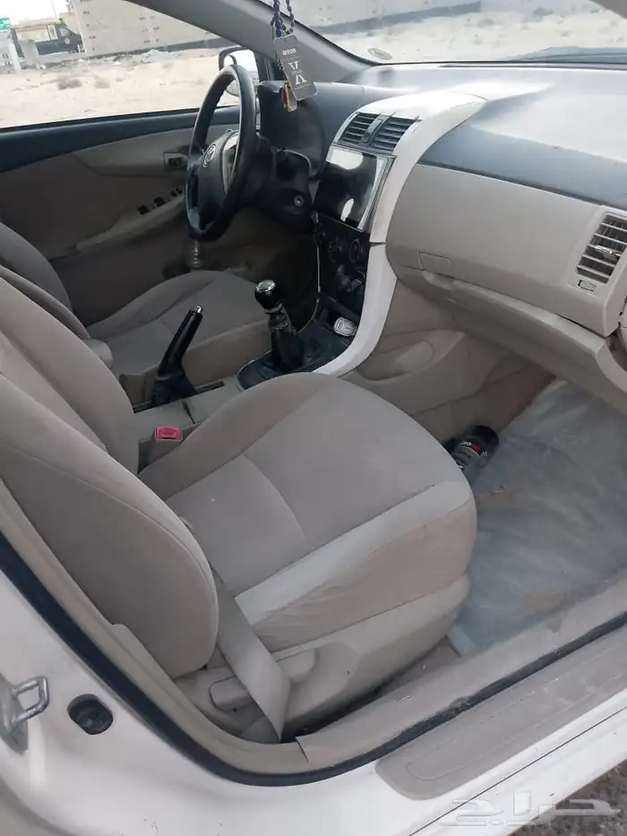 Toyota Corolla 2013 نص فل 3