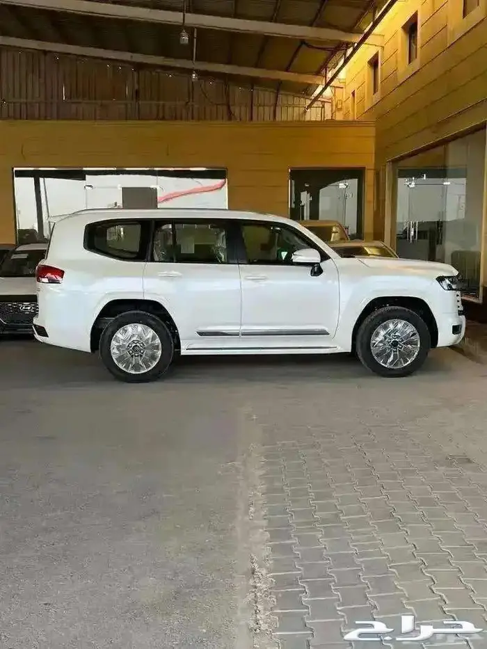 لاندكروزر جي اكس ار GXR L3 بنزين سعودي 2025 لدى الحسن 2