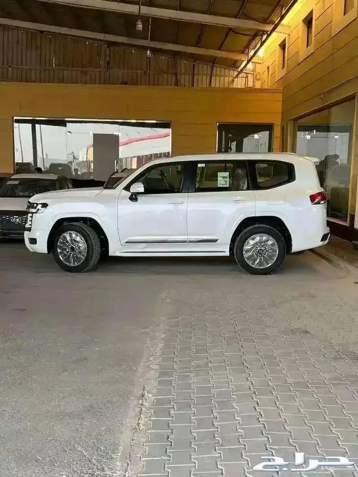 لاندكروزر جي اكس ار GXR L3 بنزين سعودي 2025 لدى الحسن 1