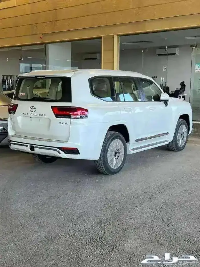 لاندكروزر جي اكس ار GXR L3 بنزين سعودي 2025 لدى الحسن 3