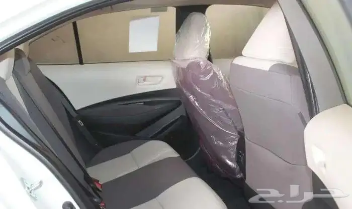 تويوتا كورولا مطور فتحة سقف 2025 4