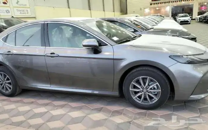 تويوتا كامري E بنزين 2025 باقل سعر عروض نهاية العام 1