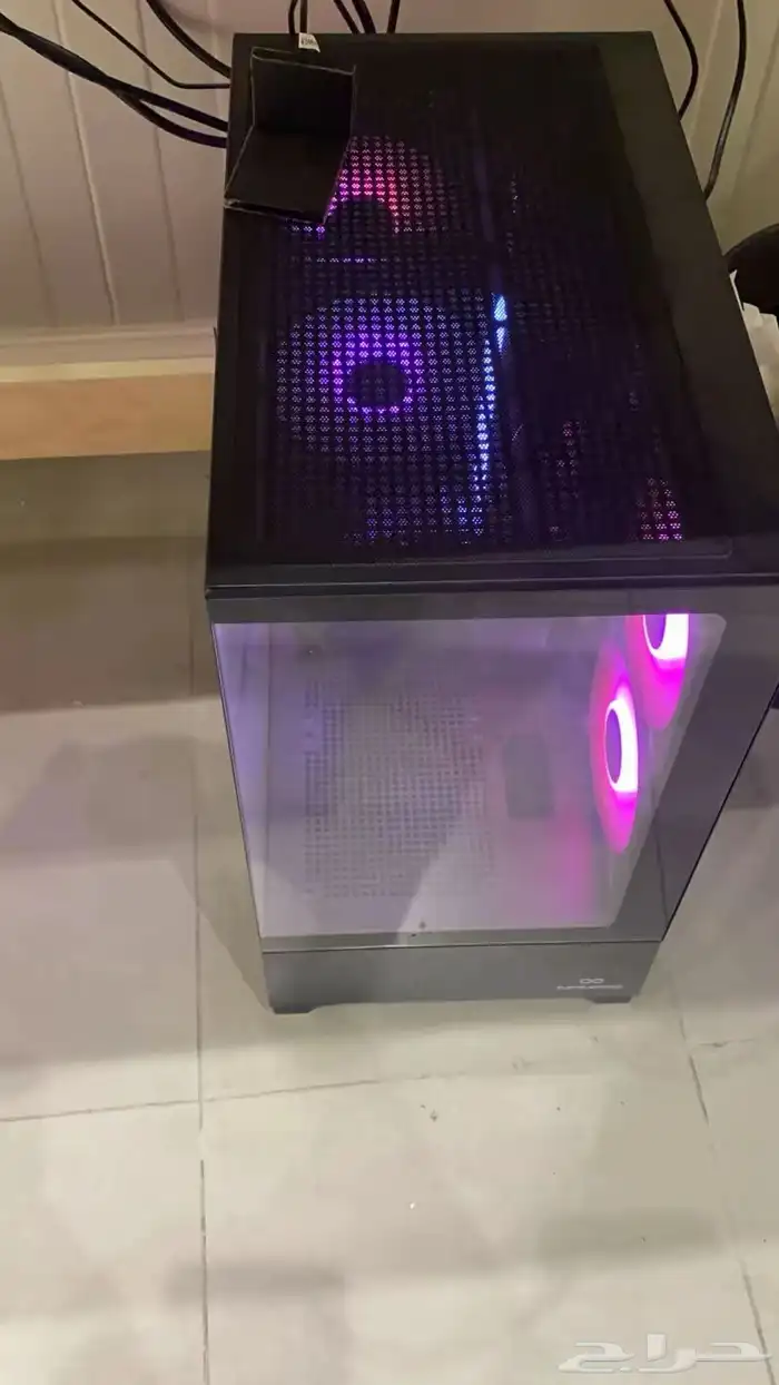 بي سي pc من انفني ارك (شبه جديد) و شاشة قيمنق 3