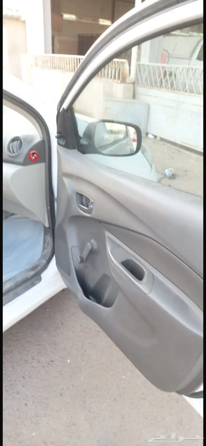 يارس2009ابيض اتماتيك 23