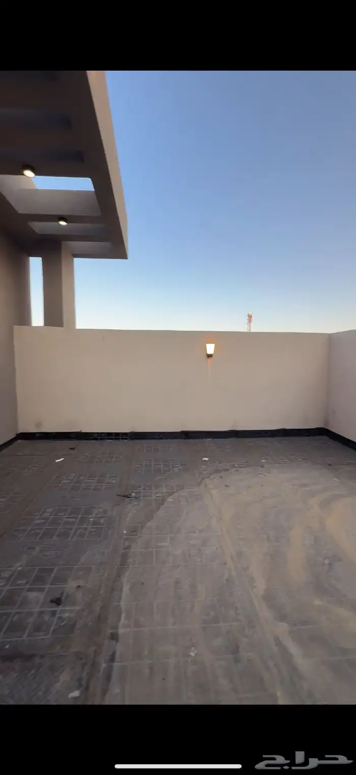 للبيع شقق علويه بملحق وشقق ارضيه بمداخل مستقله ف حي حسام 35