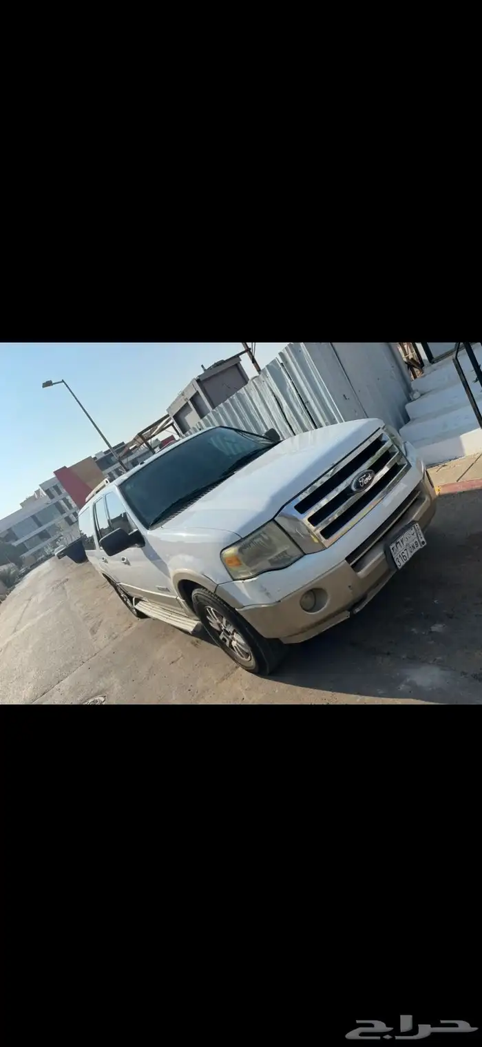 سياره فورد اكسبديشن نظيفة 1