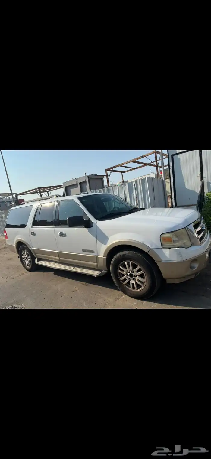 سياره فورد اكسبديشن نظيفة 0