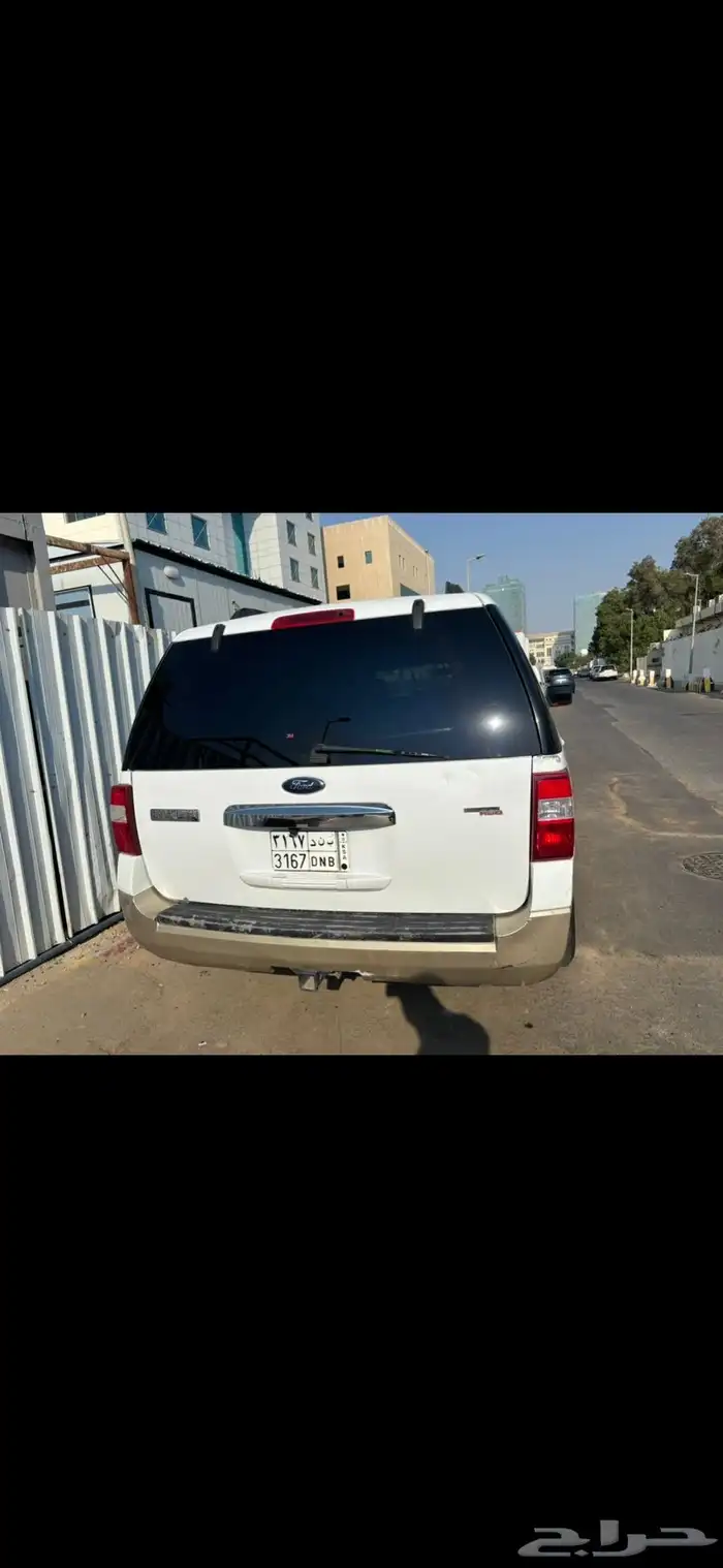 سياره فورد اكسبديشن نظيفة 2