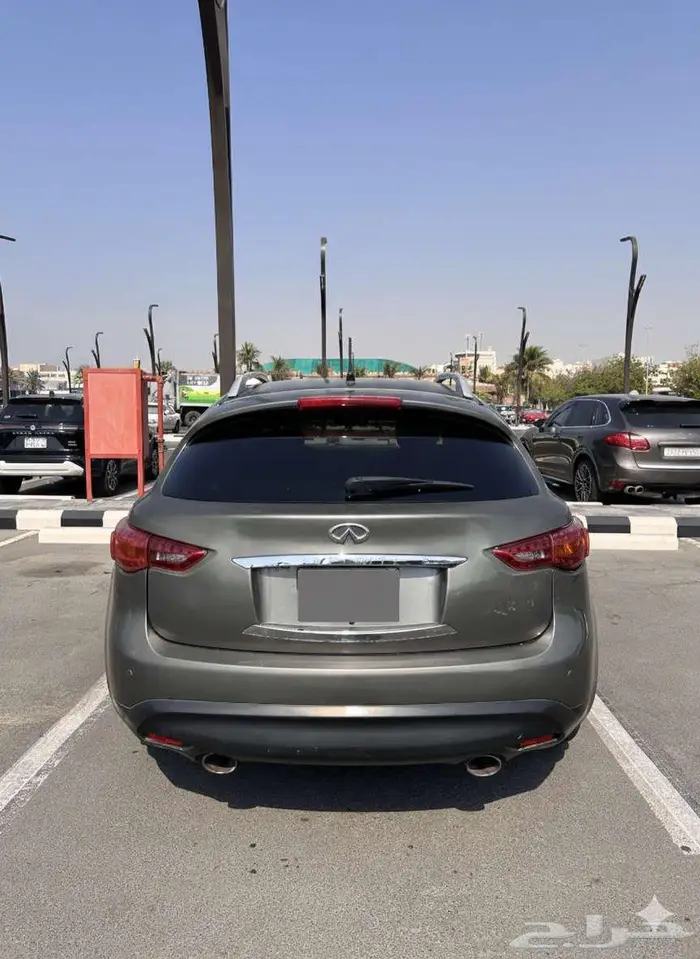 إنفينيتي QX70 2