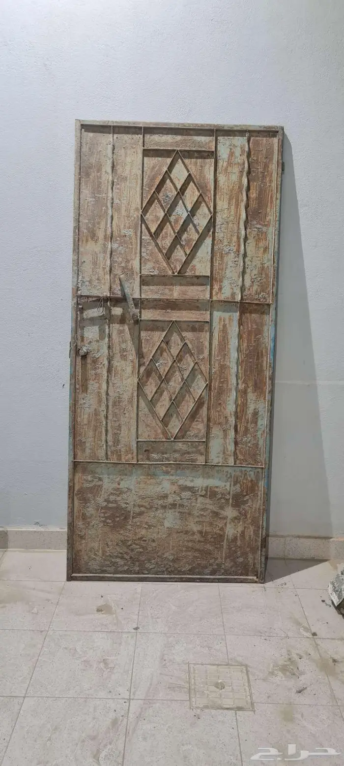 للبيع باب حديد من النوع القديم 0