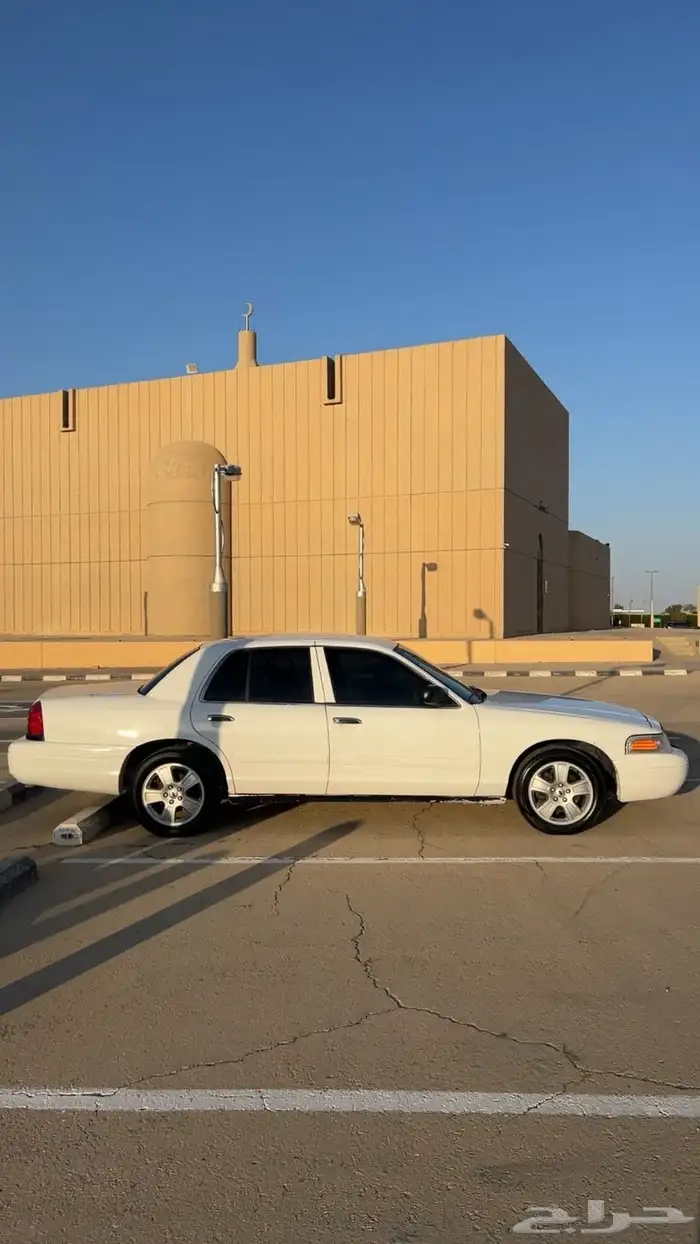 فورد بوليسي 13