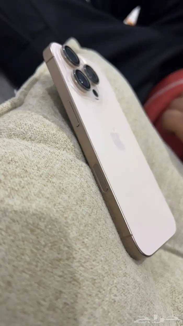 ايفون 16 برو المساحة 512 نظيف اللون صحراوي معاه كرتونه 0