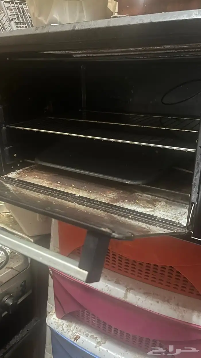 مكيف صحراوي 200 ريال كاويه بخار 100 ريال فرن كهربائي 200 4