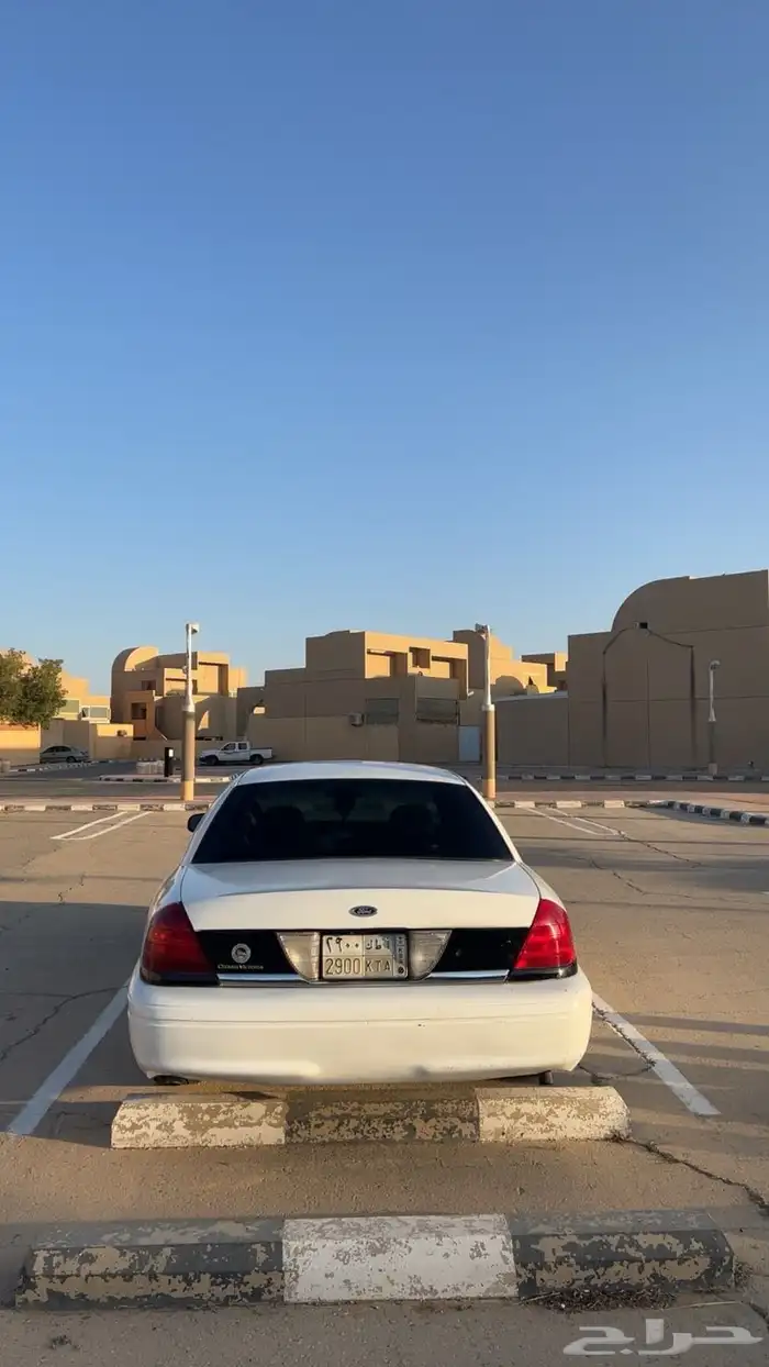 فورد بوليسي 12