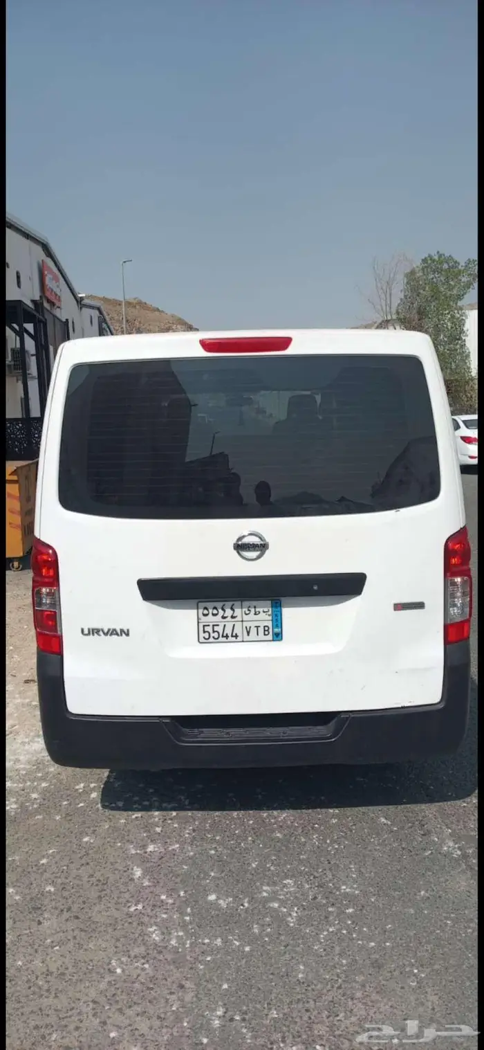 باص نيسان اورفان 6