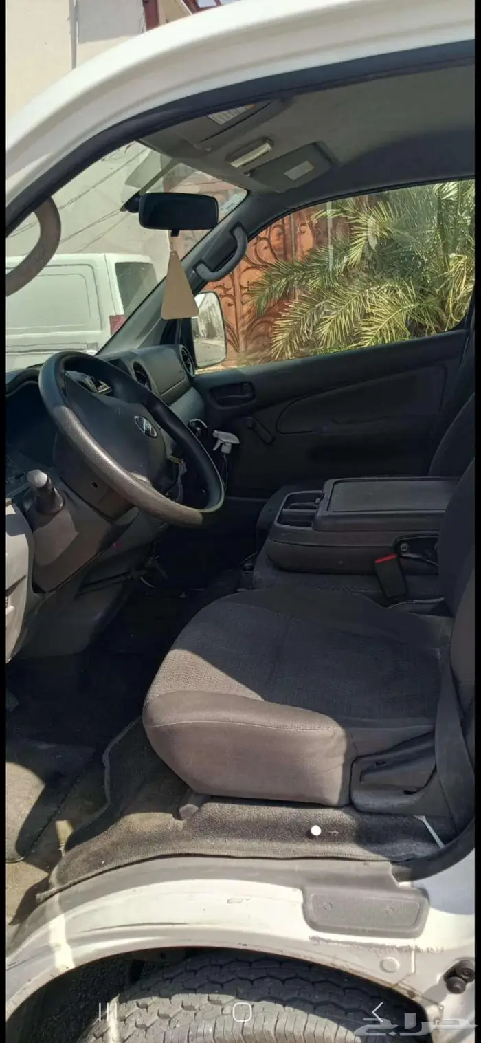 باص نيسان اورفان 9