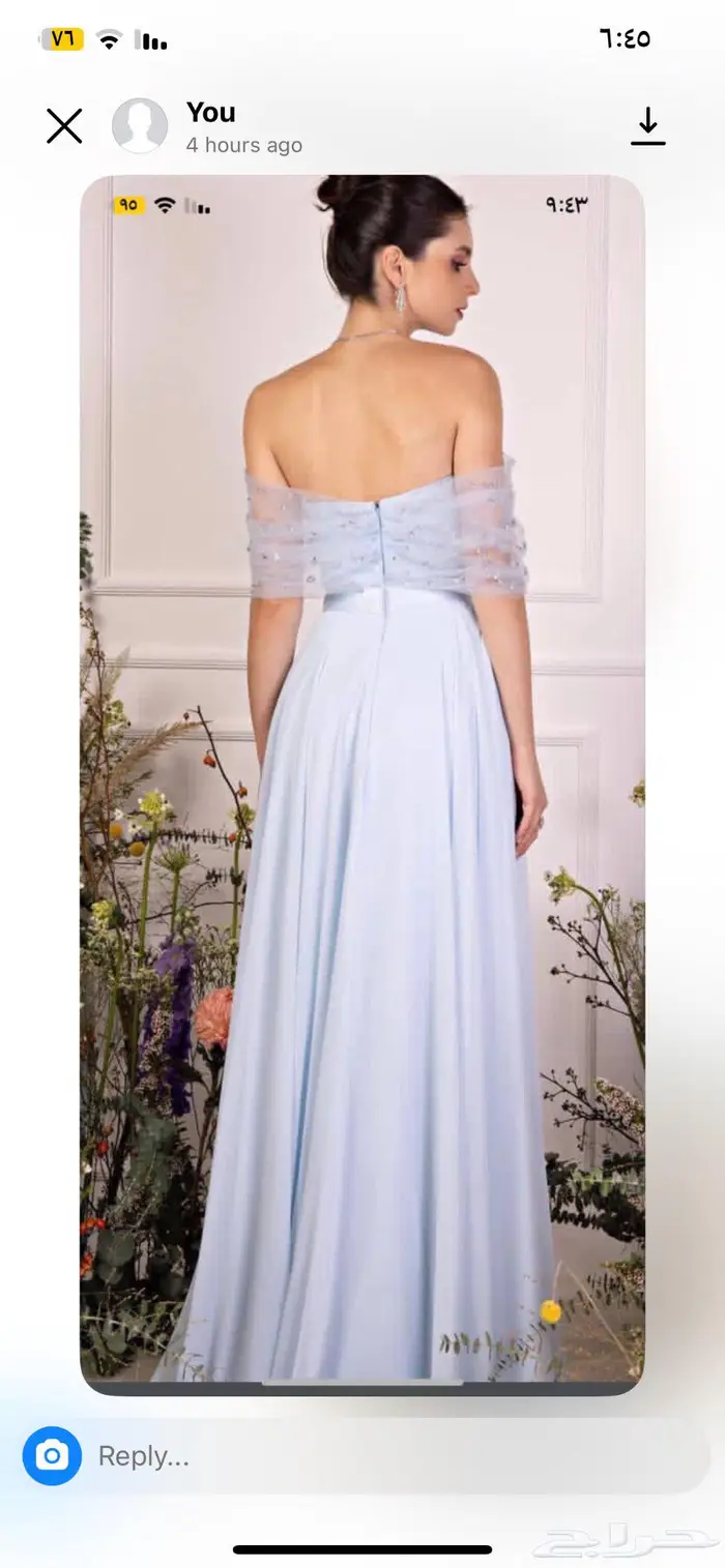 فستان من المصممة 76.ae 2