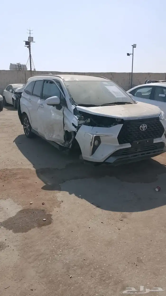 تيوتا افيلوز2025 4