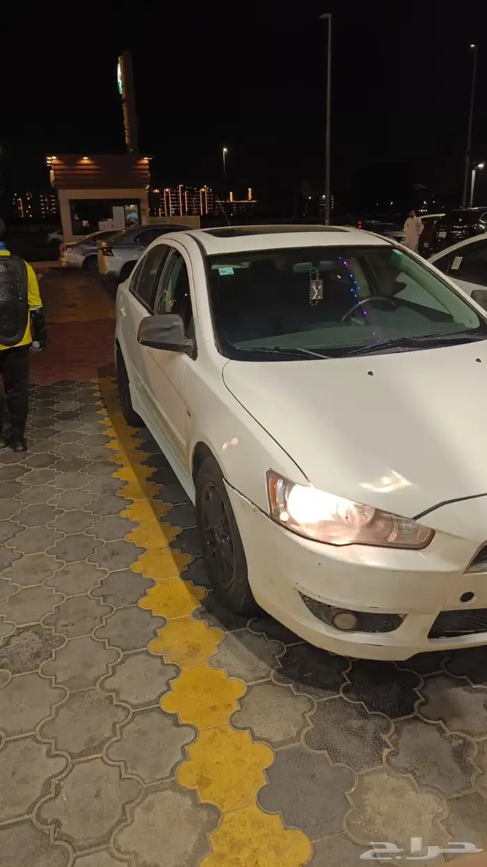 سياره قرش 2008 ملحق 2011 فتحه سقف تحكم كامل سياره سبور. 1