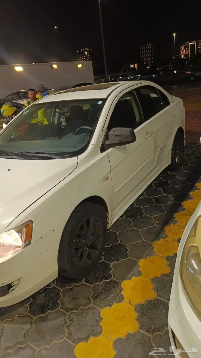 سياره قرش 2008 ملحق 2011 فتحه سقف تحكم كامل سياره سبور. 0