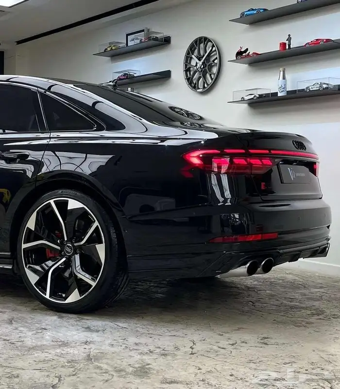 أودي S8 طلبية خاصة  بلاك ايديشن تحت الضمان 3