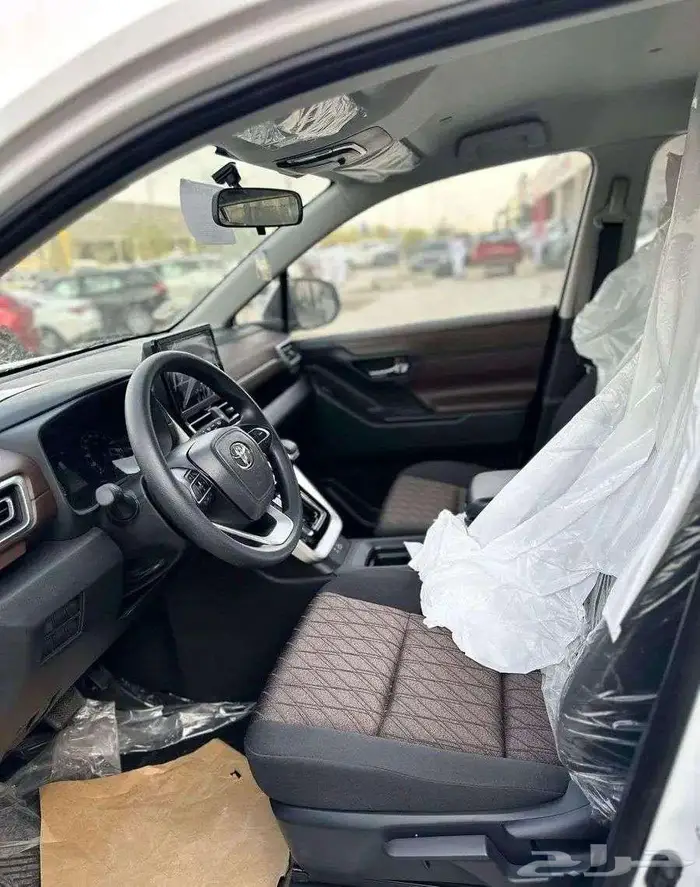 تويوتا انوفا GL 2.0 بنزين 2026 14