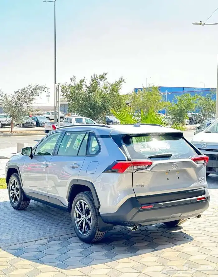 راف فور فتحه XLE هايبرد 2025 2