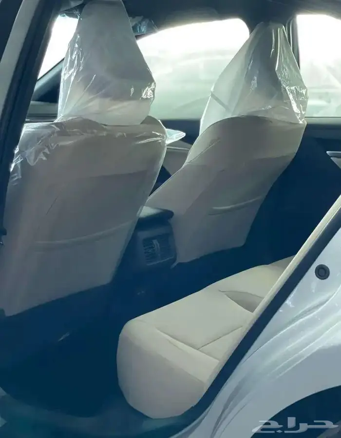 تويوتا كامري E بنزين 2025 12