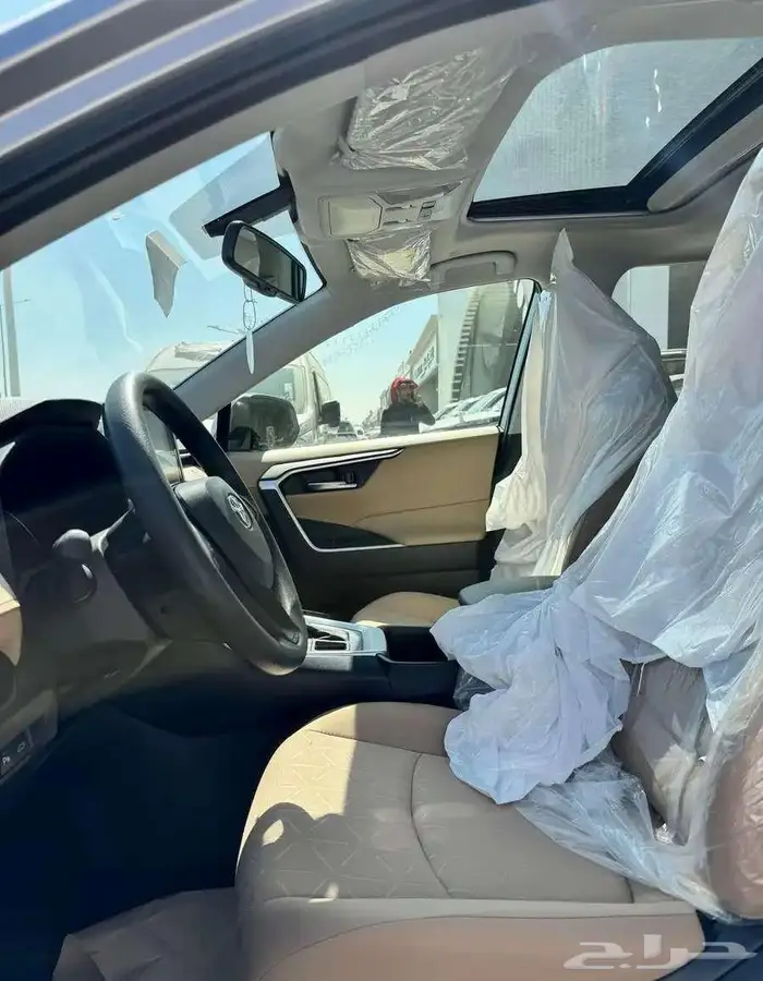 راف فور فتحه XLE هايبرد 2025 10