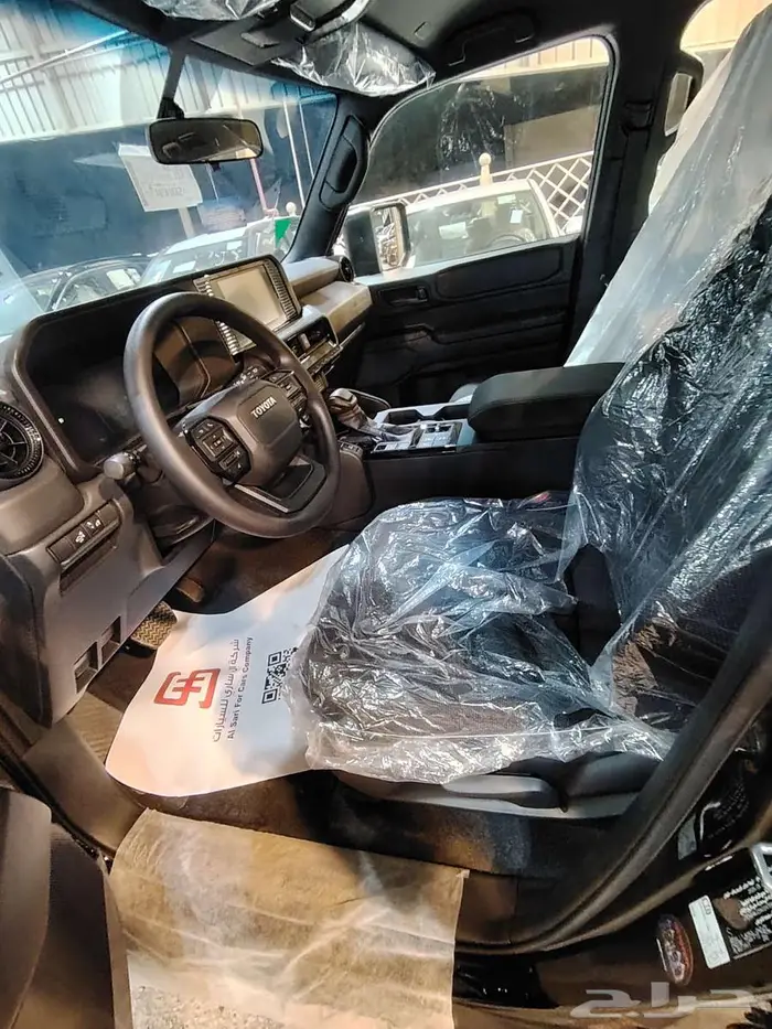 برادو TX موديل 2025 بنزين ستاندرد حبه فقط لون اسود 46