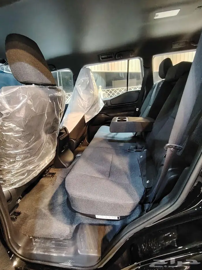 برادو TX موديل 2025 بنزين ستاندرد حبه فقط لون اسود 47